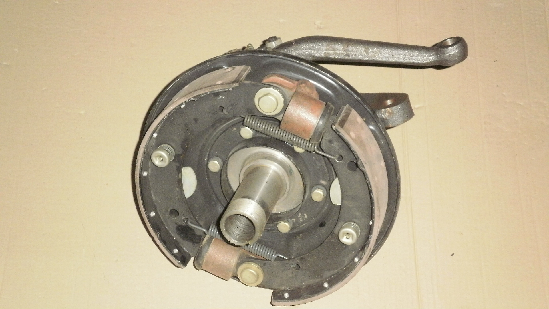 Kloub kulový levý s brzdou úplný