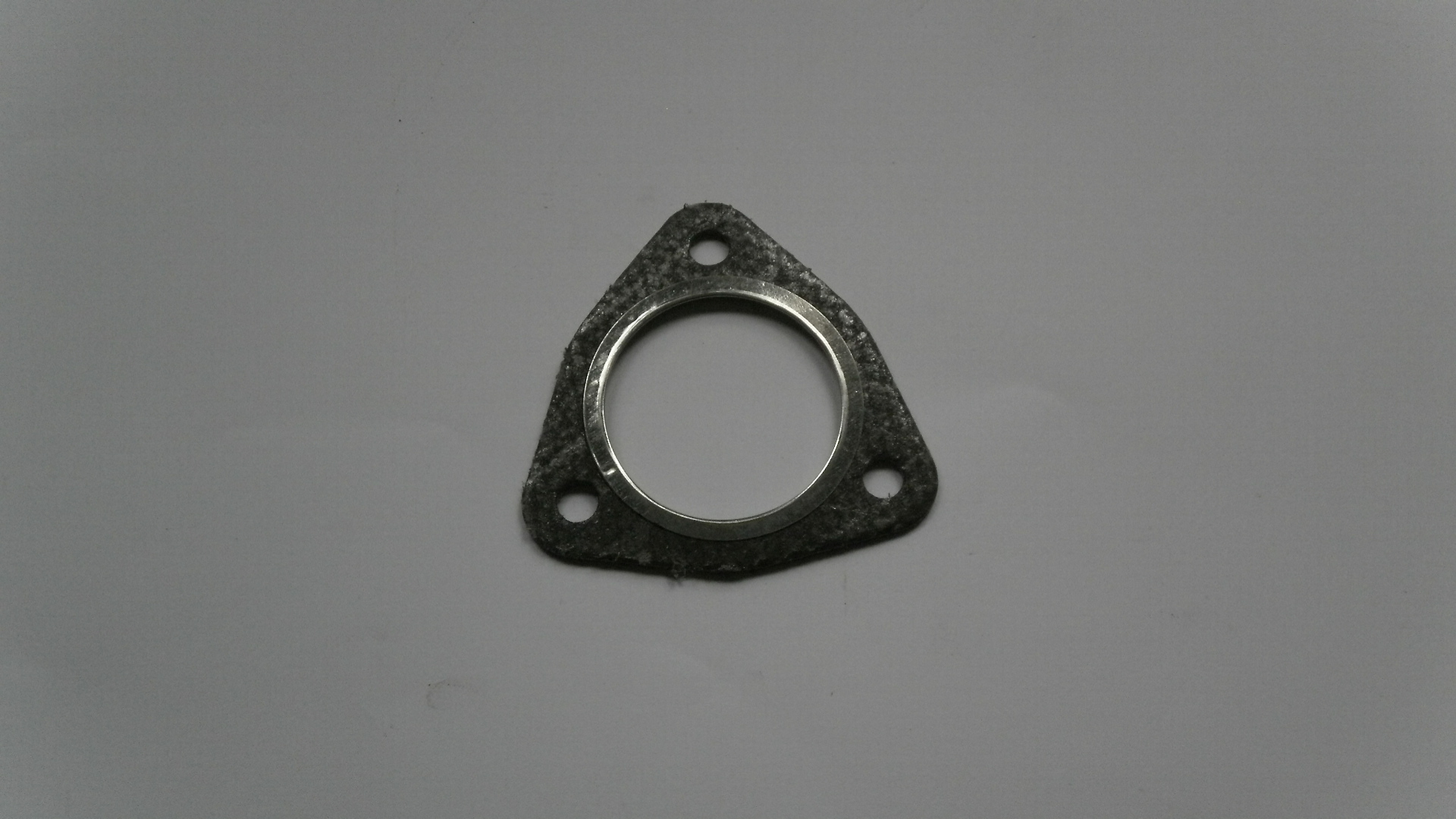 Těsnění mezi hlavním a pomocným tlumičem